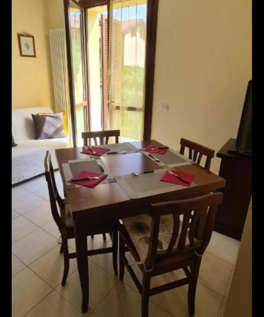 Casa Mirella - Appartamento Zona Bellagio Magreglio 0*,  Italia